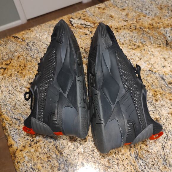 Puma Black Running Shoes Size 11.5 US Model 383290-01 - Picture 6 of 12